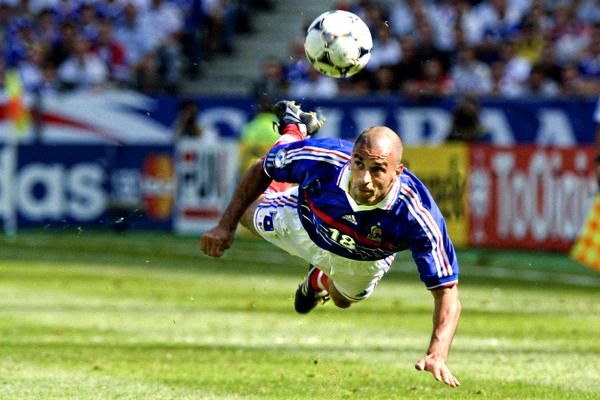 1998年世界杯齐达内头球破门的标志性时刻